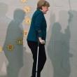 Angela Merkel sulle stampelle dopo la caduta dagli sci008