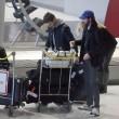 I Daft Punk fotografati a volto scoperto all'aeroporto di Parigi 03