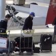 I Daft Punk fotografati a volto scoperto all'aeroporto di Parigi 02