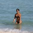Julissa Bermudez e le sue curve esplosive in spiaggia a Los Angeles 08