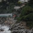 Maltempo Liguria, treno deraglia causa frana fra Cervo e Andora01