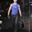 L'uomo Versace: cowboy con perizoma sui pantaloni "contro l'omofobia" (foto)