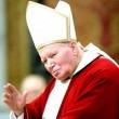 Reliquia papa Wojtyla rubata, i ladri hanno buttato il tessuto col sangue