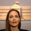 Angelina Jolie tra i profughi del Libano02