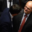 Bersani torna alla Camera e abbraccia Renzi08