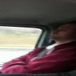 Gb, dorme mentre guida: il passeggero tiene il volante al posto suo 02