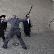 Israele, scontri tra polizia ed ebrei ultra-ortodossi01