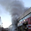 Osmaronno (Firenze). Incendio in capannone: bruciano tre laboratori cinesi09
