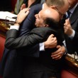 Pier Luigi Bersani abbraccia Enrico Letta02