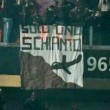 Juve-Torino, striscioni su Superga: "Solo uno schianto", "Quando volo..."