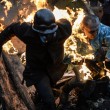 Ucraina tregua finita, nuovi scontri. Manifestanti in fiamme02