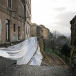 Volterra, le mura medievali crollate08