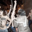 Femen in topless "assaltano" arcivescovo Madrid01