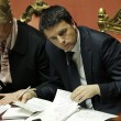 Matteo Renzi in Senato, tra foglietti e pennarelli 3