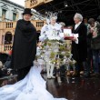 Carnevale Venezia: Carolina Kostner si fa aquila e vola su San Marco01