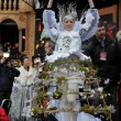 Carnevale Venezia: Carolina Kostner si fa aquila e vola su San Marco06