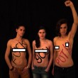 Femen italiane a seno nudo contro Putin02
