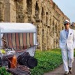 Jet Gambardella a spasso tra rifiuti e degrado: il fotomontaggio di Roma Fa Schifo07