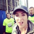Kelly Roberts, la maratoneta che fa i selfie con i corridori più affascinanti05