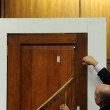Oscar Pistorius, processo: porta del bagno in aula per perizia03