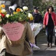 Tirolese consegna fiori a Agnese Landini01