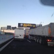Incidente mortale su A1, autostrada chiusa tra Bologna e Firenze: 11 km di coda