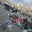 Canonizzazione Papi, piazza San Pietro il giorno dopo03