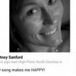 Courtney Ann Sanford, post su Fb mentre guida e si schianta01