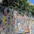 Damasco, murales fatto con oggetti riciclati01