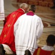 Papa Francesco sdraiato a terra a San Pietro per celebrare la Passione02