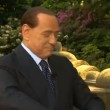 "Ha detto Merkel culona inchiavabile?". Berlusconi tace, poi nega a gesti (VIDEO) - 1