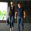 Charlize Theron e Sean Penn mano per la mano03