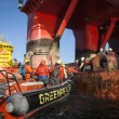 Greenpeace blocca 2 piattaforme petrolifere dirette in Artico06