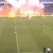 Bulgaria, ultras Botev Plovdiv danno fuoco allo stadio (FOTO e VIDEO)