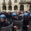 Corteo 1° maggio, scontri a Torino tra polizia, antagonisti e No Tav