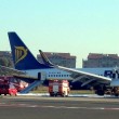 Ciampino, aereo Ryanair finisce contro caserma pompieri: 200mila euro di danni FOTO - 4