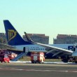 Ciampino, aereo Ryanair finisce contro caserma pompieri: 200mila euro di danni FOTO - 3