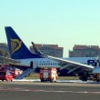Ciampino, aereo Ryanair finisce contro caserma pompieri: 200mila euro di danni FOTO - 2