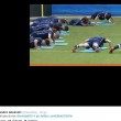 Mario Balotelli taglia l'erba in campo: gli sfottò su Twitter01