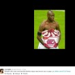 Mario Balotelli taglia l'erba in campo: gli sfottò su Twitter08