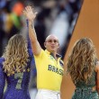 Jennifer Lopez, body scollatissimo di paillettes verdi all'apertura dei Mondiali08