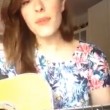Diana Del Bufalo, canzone contro la ceretta: "Ce l'ho pelosa" (VIDEO)