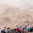 Cina, maxi onda per "pulire" il Fiume Giallo FOTO