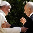 Papa Francesco riunisce Simon Peres e Abu Mazen: "Preghiera per la pace in Mo"2
