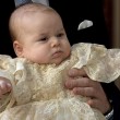 Principe George compie un anno: le nuove foto con mamma Kate e papà William06