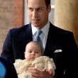 Principe George compie un anno: le nuove foto con mamma Kate e papà William07