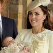 Principe George compie un anno: le nuove foto con mamma Kate e papà William10