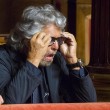Beppe Grillo in tribuna al Senato assiste al dibattito10