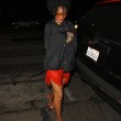 Rihanna, seno in vista in discoteca: il vestito è trasparente05