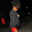 Rihanna, seno in vista in discoteca: il vestito è trasparente4